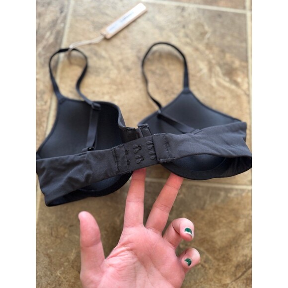 Skims Fits Everybody T-Shirt Bra Onyx Size 32C - Picture 5 of 6